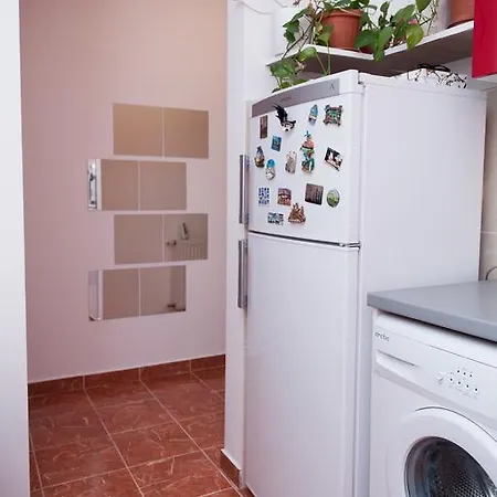 Апартаменти Modern 1 Bedroom